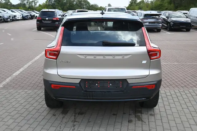 Volvo XC40 view 7