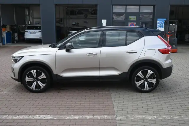 Volvo XC40 main image