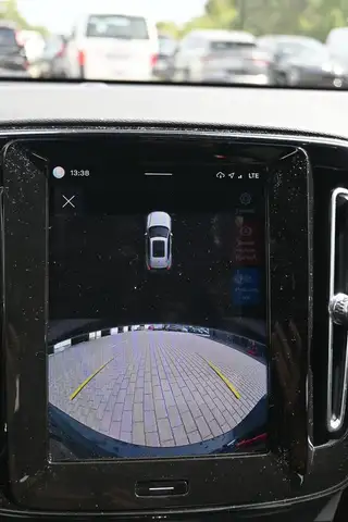 Volvo XC40 view 17