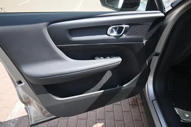 Volvo XC40 view 13