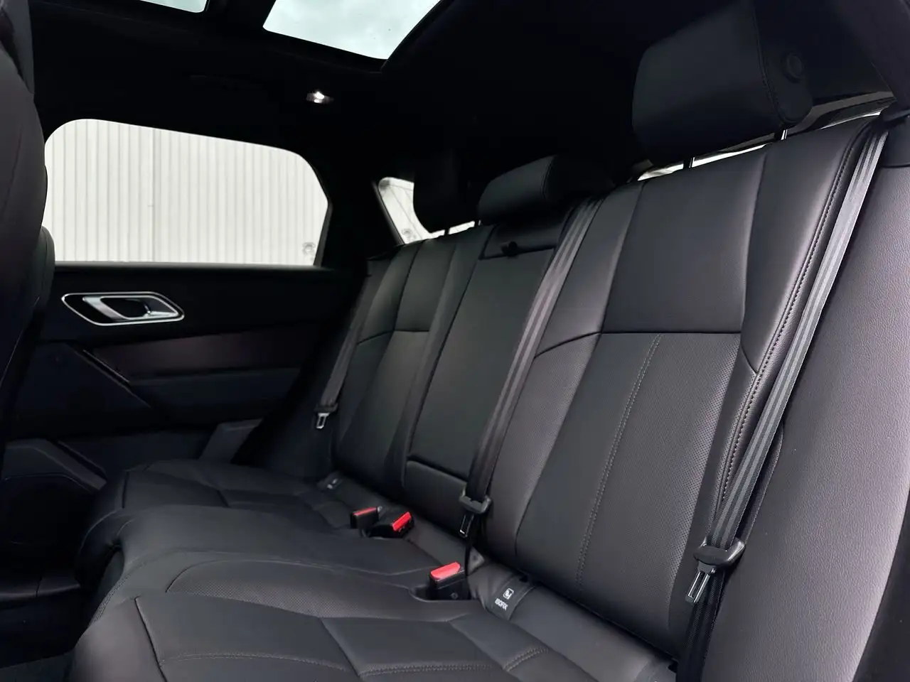 Land Rover Range Rover Velar снимка Land Rover Range Rover Velar