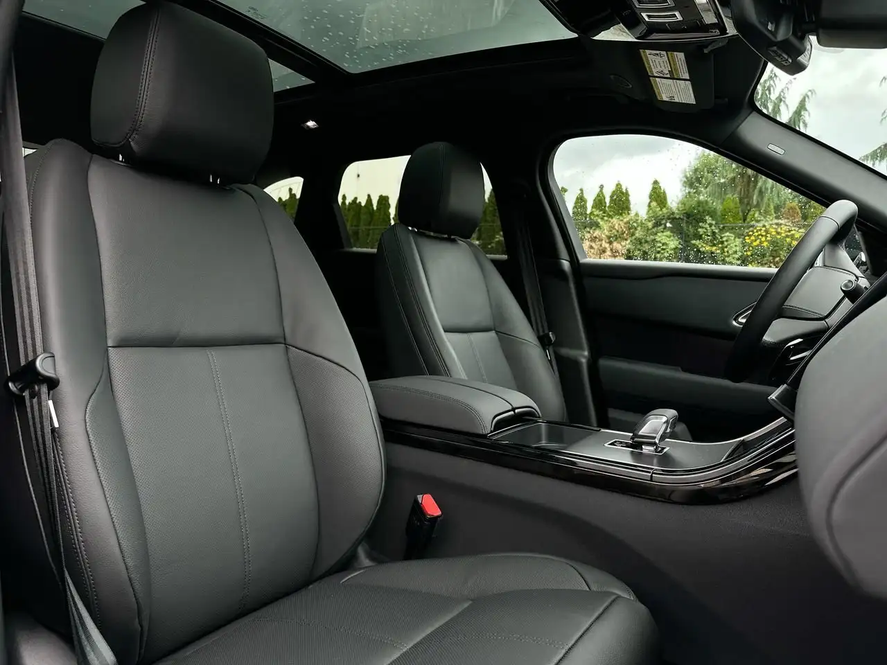 Land Rover Range Rover Velar снимка Land Rover Range Rover Velar