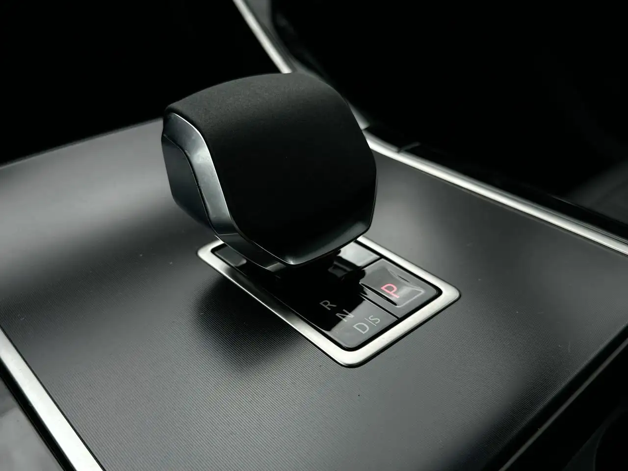 Land Rover Range Rover Velar снимка Land Rover Range Rover Velar
