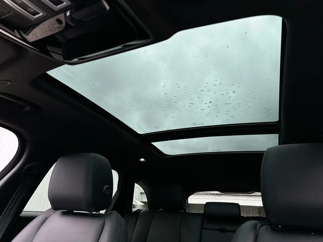 Land Rover Range Rover Velar снимка Land Rover Range Rover Velar