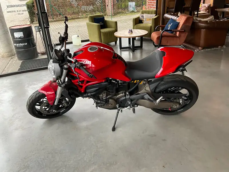 Ducati Monster 821 - foto 6