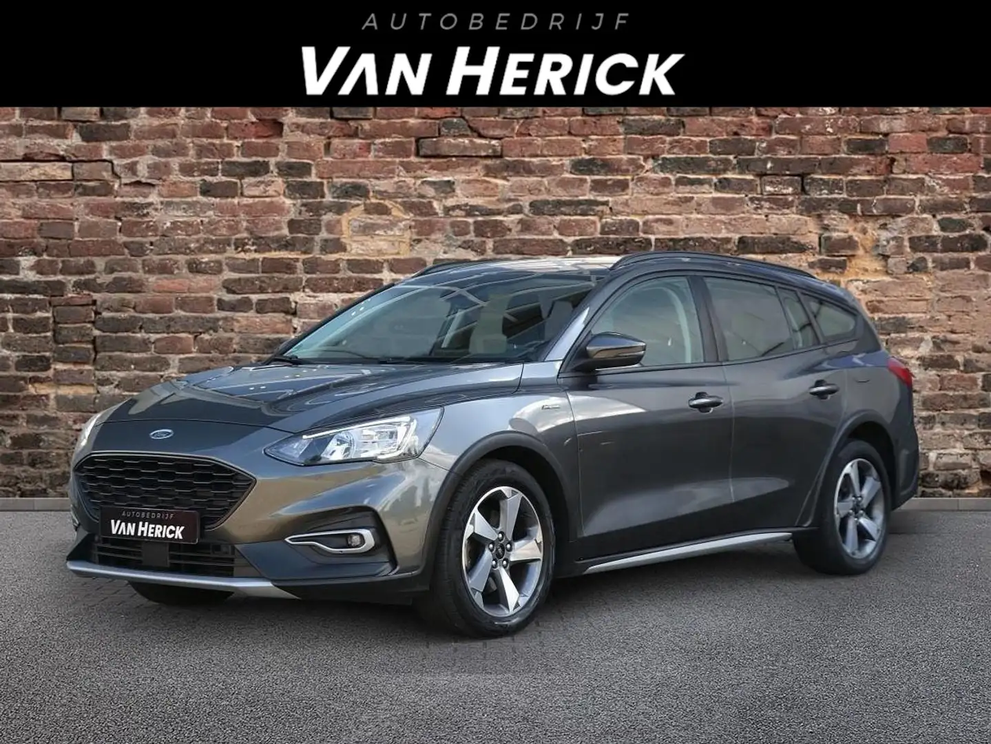 Ford Focus Wagon 1.0 EcoBoost Active Automaat | Winterpakket Grijs - 1