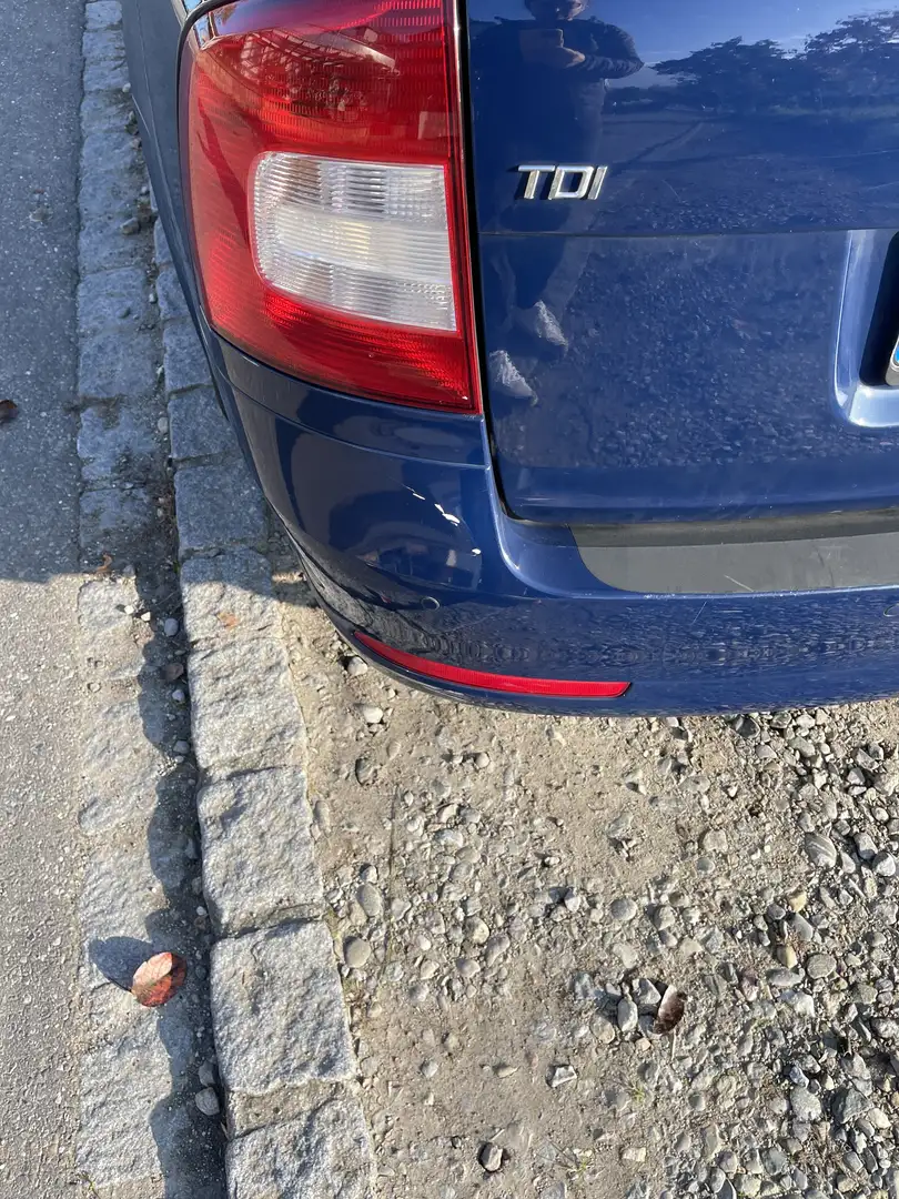 Skoda Octavia Ambition Blau - 2