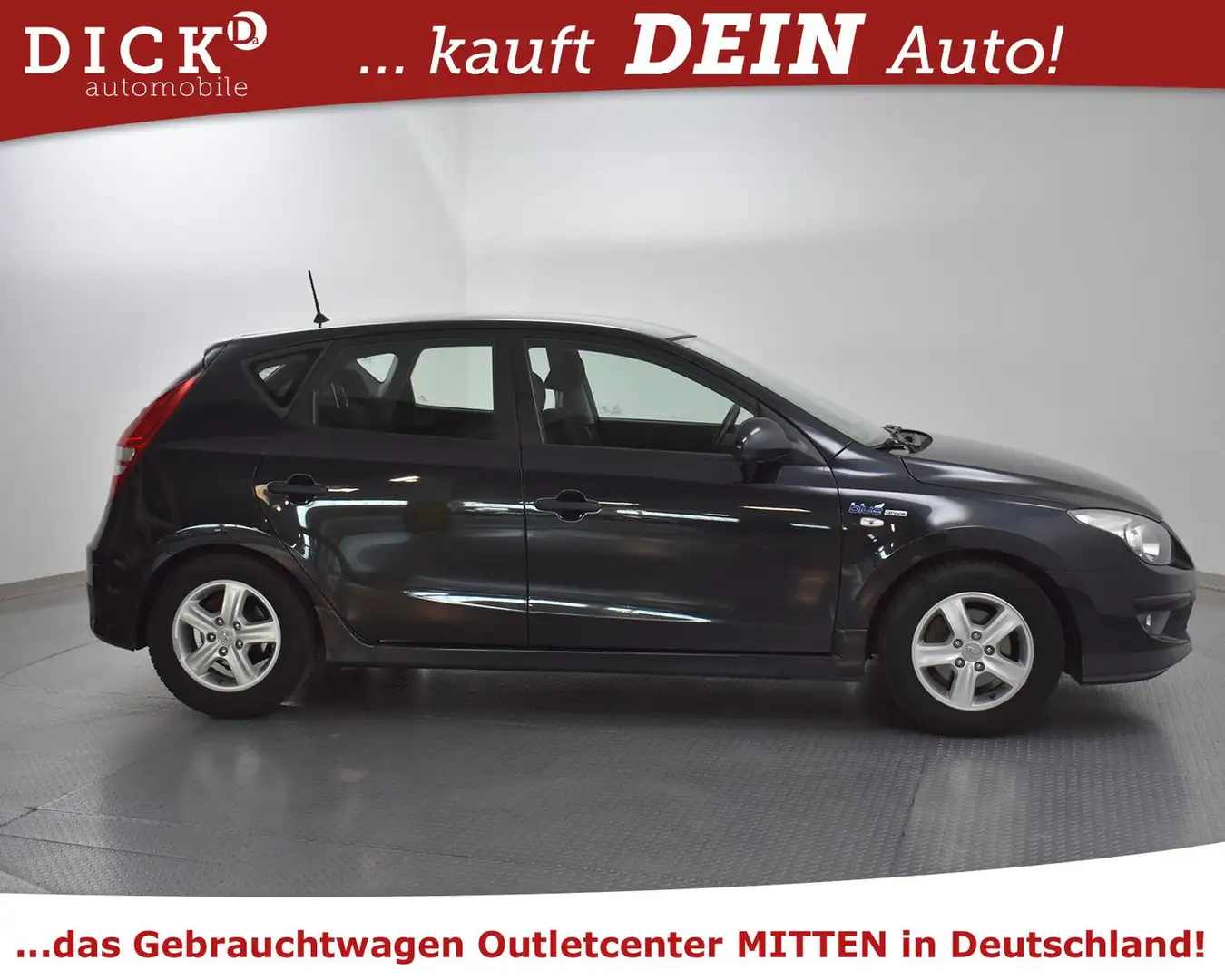 Hyundai i30 CW blue 1.6 Classic GEPFLEGT+KLIMA+SHZ+8FACH Schwarz - 2