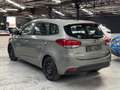 Kia Carens 1.7 CRDi * 7 PLACES * CRUISE * CLIM * VOLANT MULTI Beige - thumbnail 6