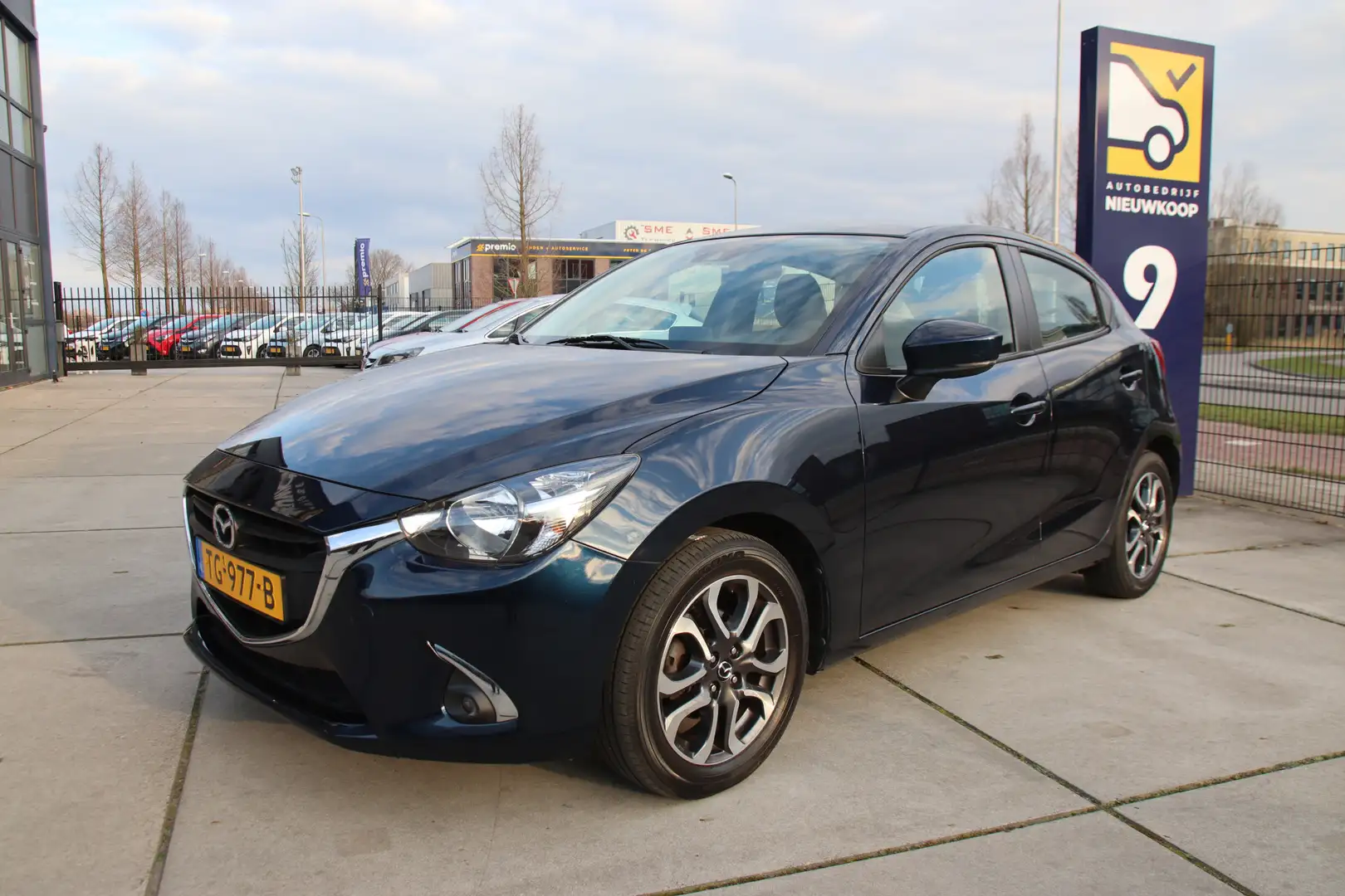 Mazda 2 1.5 Skyactiv-G Dynamic+ Navi, PDC, NL auto, LMV, N Blauw - 1