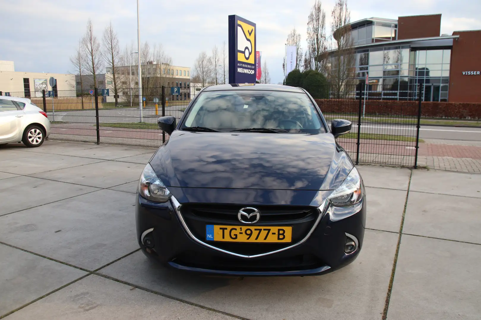 Mazda 2 1.5 Skyactiv-G Dynamic+ Navi, PDC, NL auto, LMV, N Blauw - 2