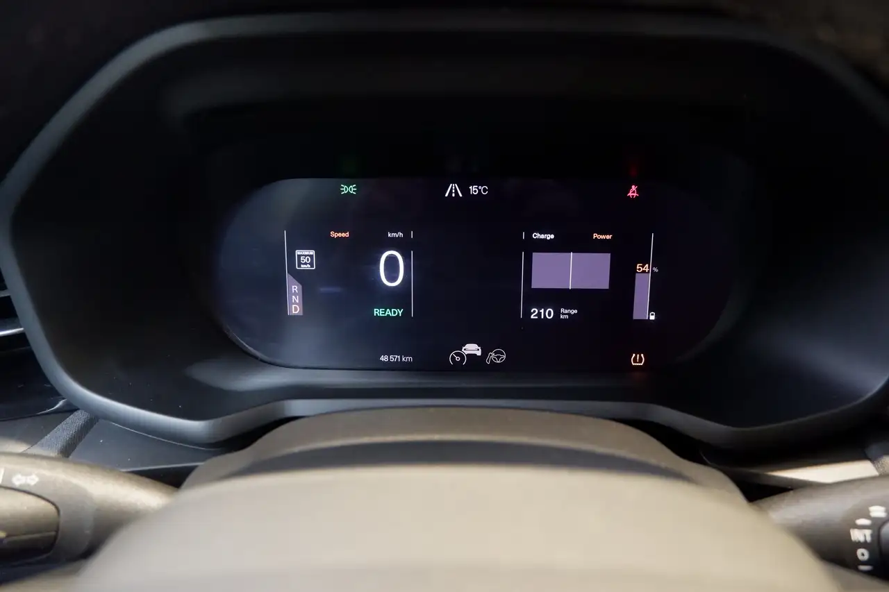 Polestar 2 снимка Polestar 2