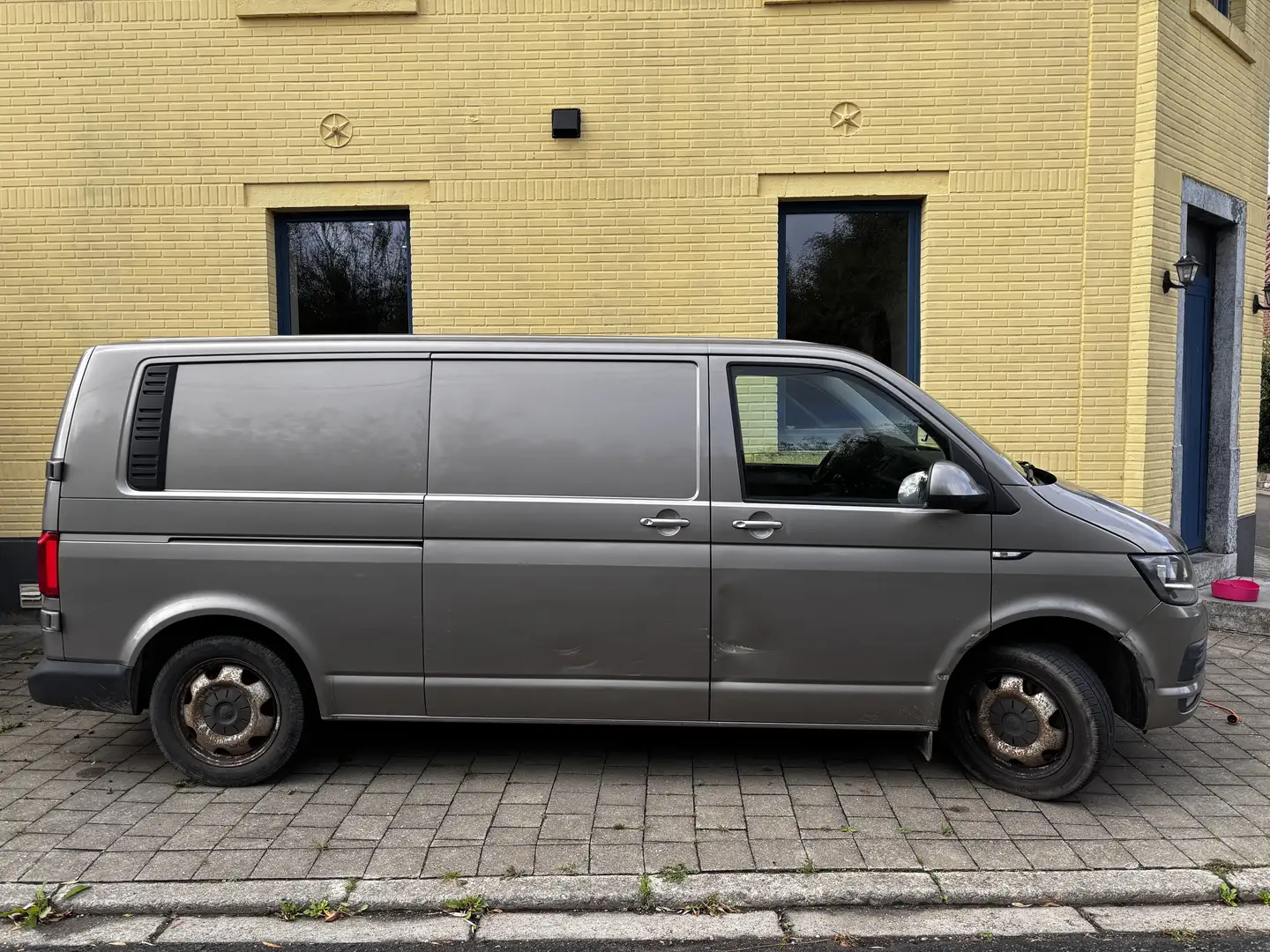 Volkswagen T6 Kombi - 1