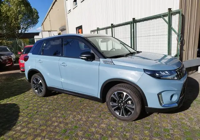 Suzuki Vitara view 3