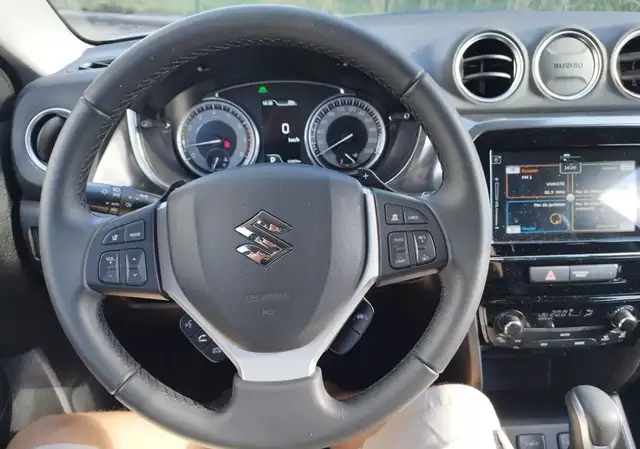 Suzuki Vitara view 6