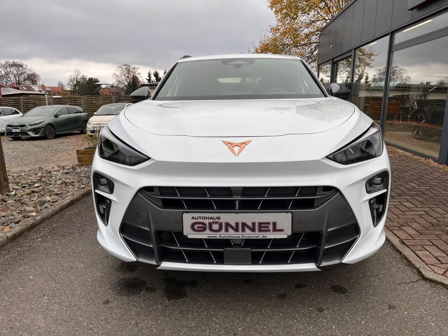 CUPRA Terramar 1.5eTSI DESIGN+EDGE+INTELLIGENT+DIGITAL Weiß - 2