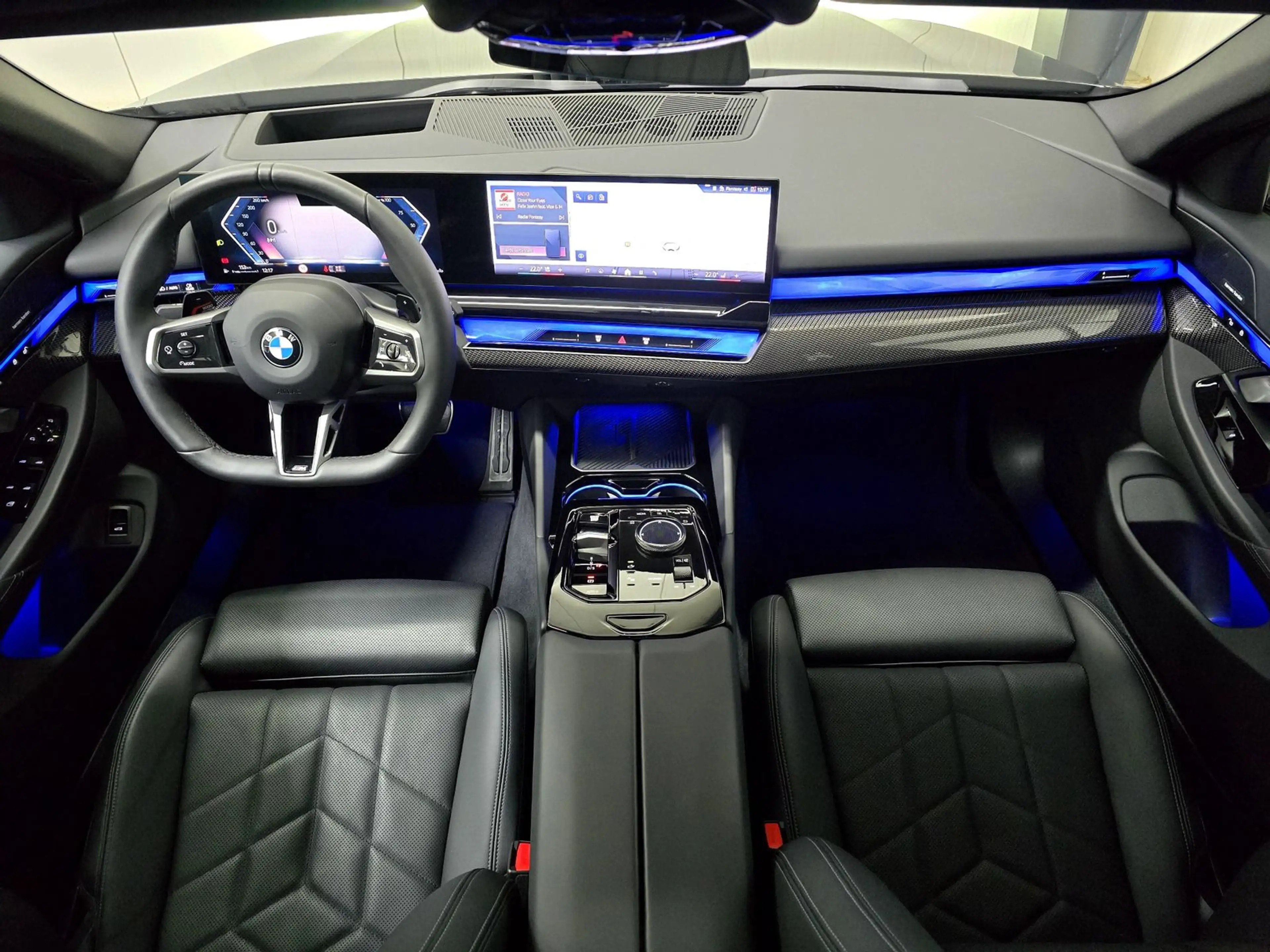 BMW 540 d xDrive M Sport Pro *Pano*Iconic*AHK*20 Zoll — photo 15