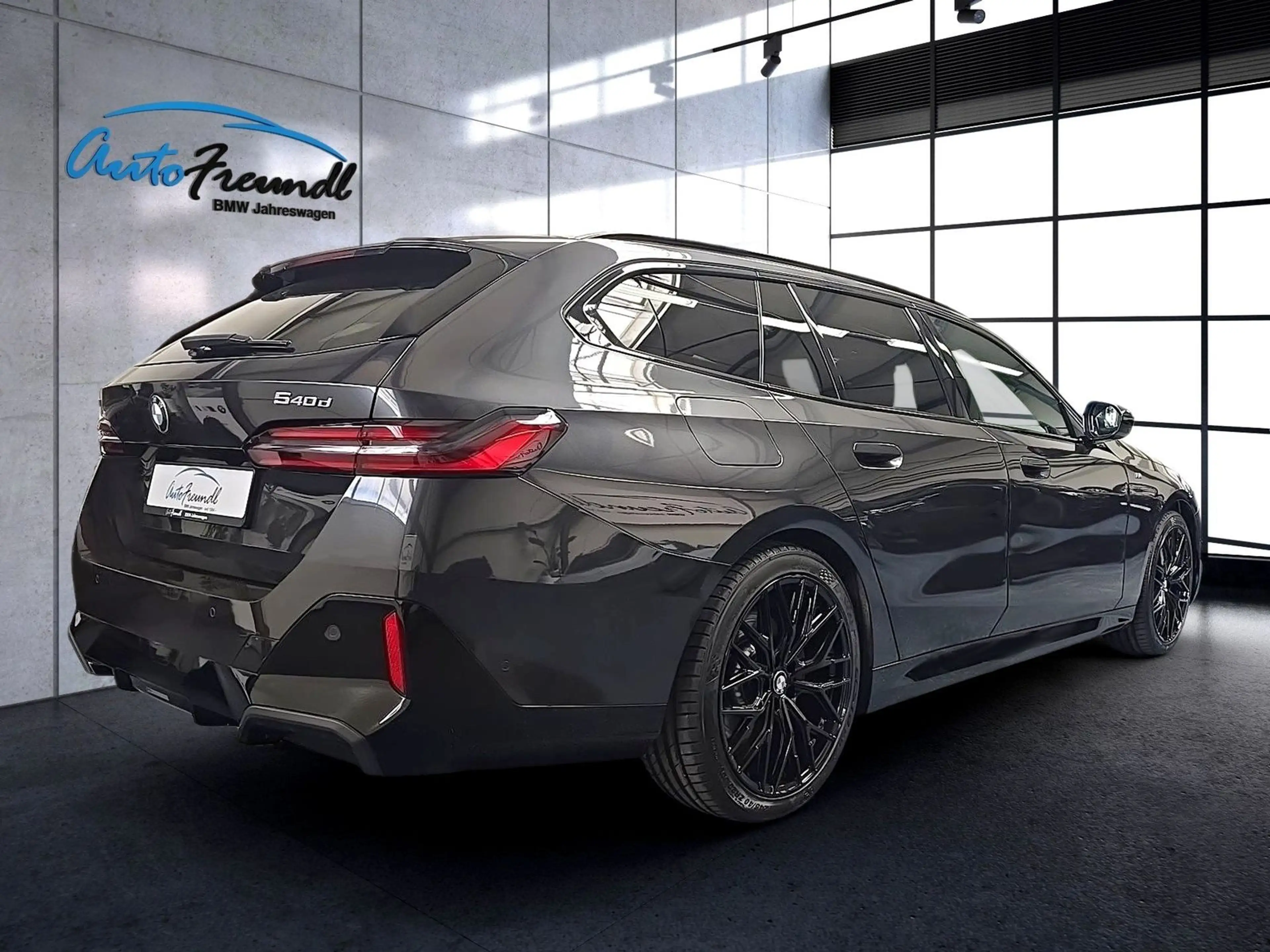 BMW 540 d xDrive M Sport Pro *Pano*Iconic*AHK*20 Zoll — photo 3