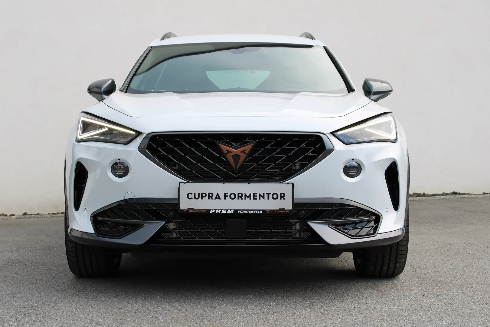 CUPRA Formentor VZ e-Hybrid "PHEV" 245 DSG mit MEGAASSTATTUNG! Weiß - 1