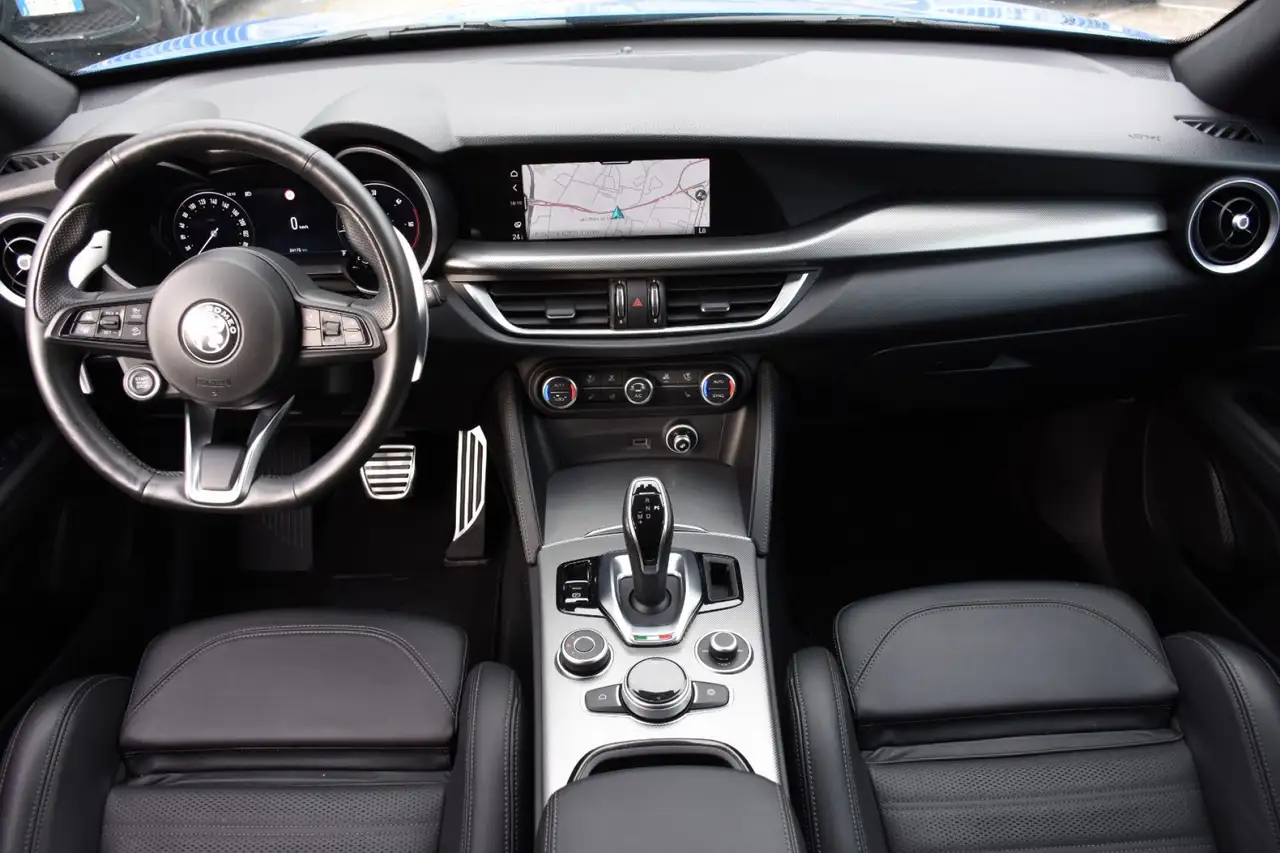 Alfa Romeo Stelvio 2023 — фото 9