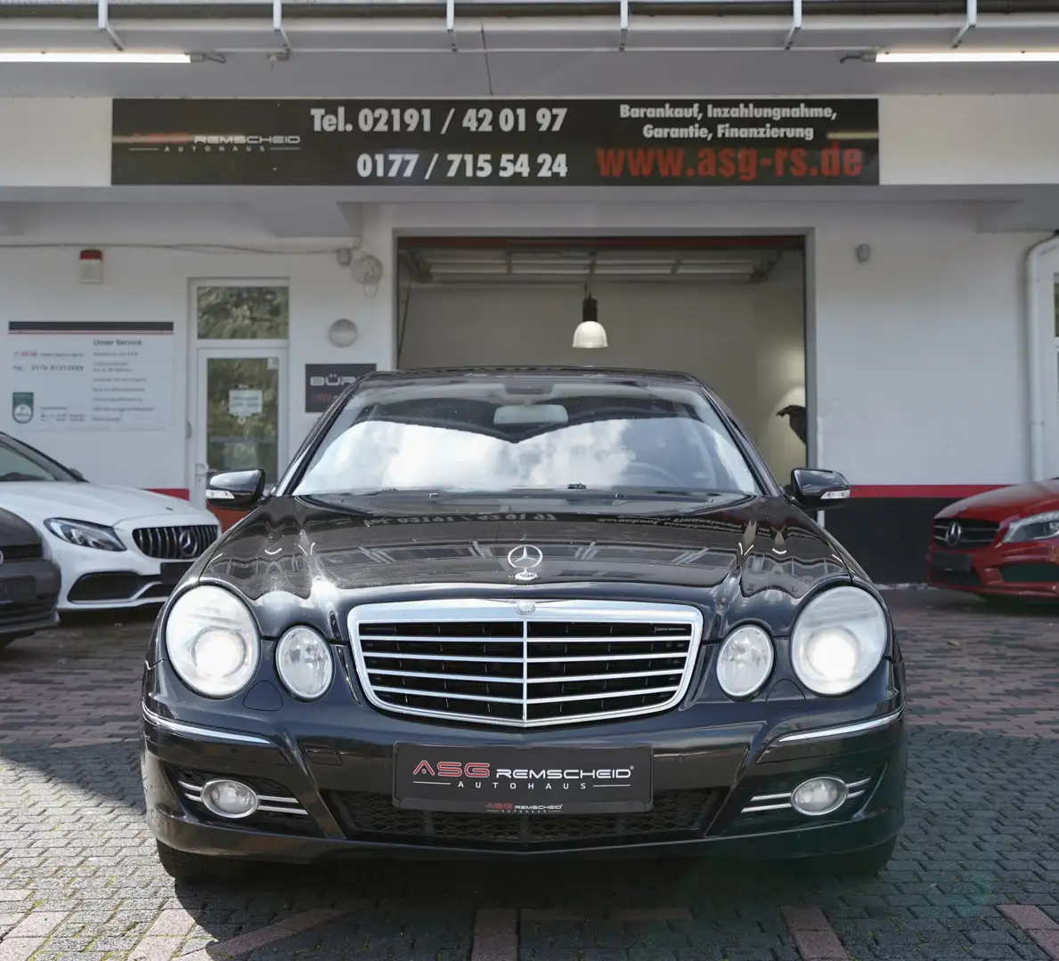 Mercedes-Benz E 200 Limousine *COMAND *Sitzheizung *Navi *PDC Schwarz - 2