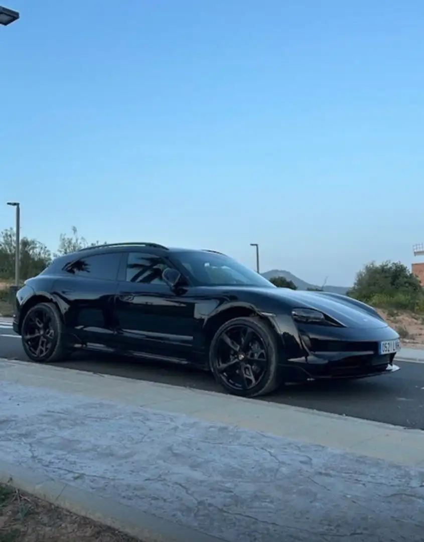 Porsche Taycan 4 Cross Turismo - 2