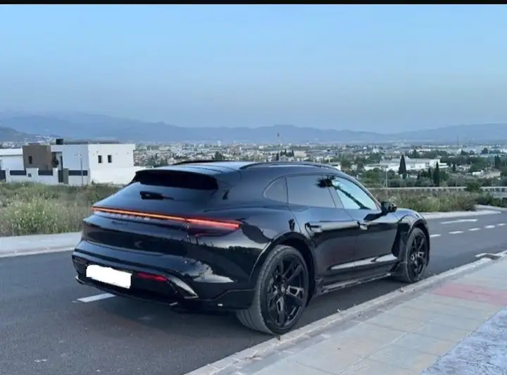Porsche Taycan 2021