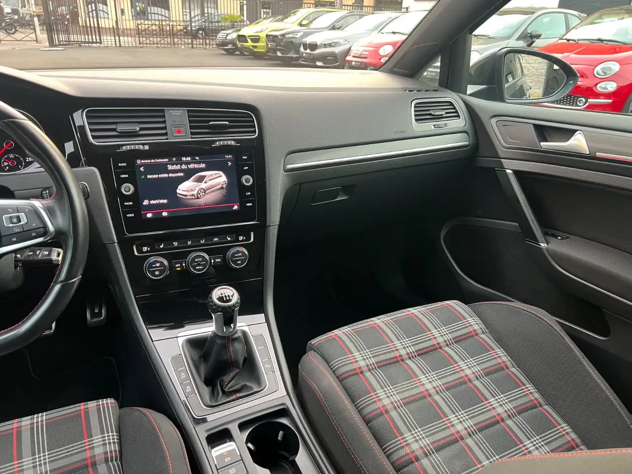 Volkswagen Golf GTI — photo 29