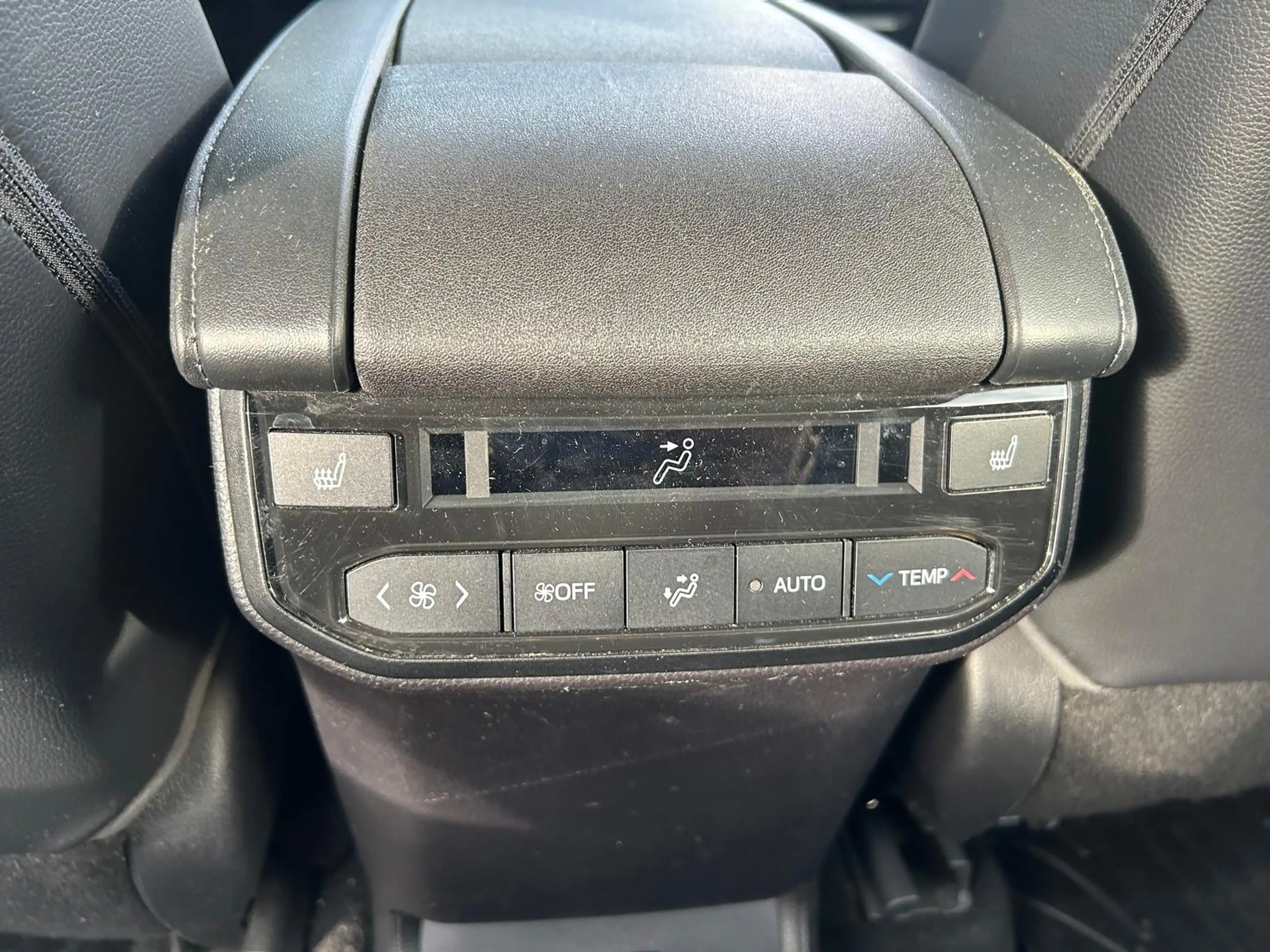 Toyota Highlander 2.5 AWD Hybrid Premium |7p.|Trekhaak|JBL| — photo 4