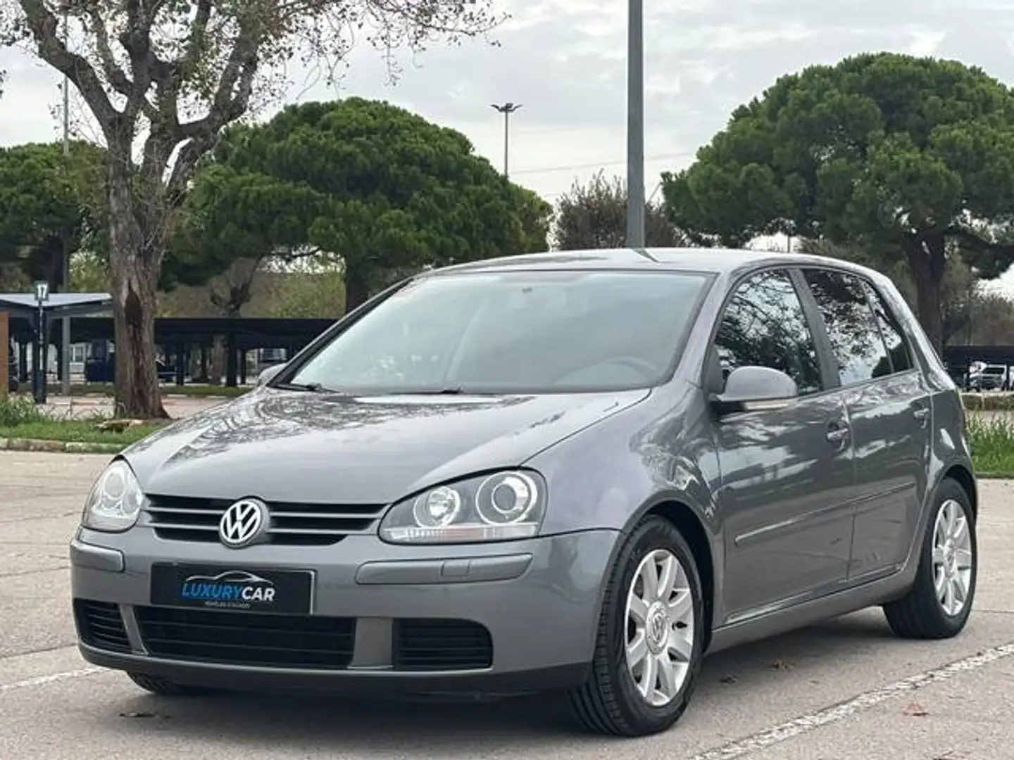 Volkswagen Golf 2.0TDI Highline 4Motion Gris - 1