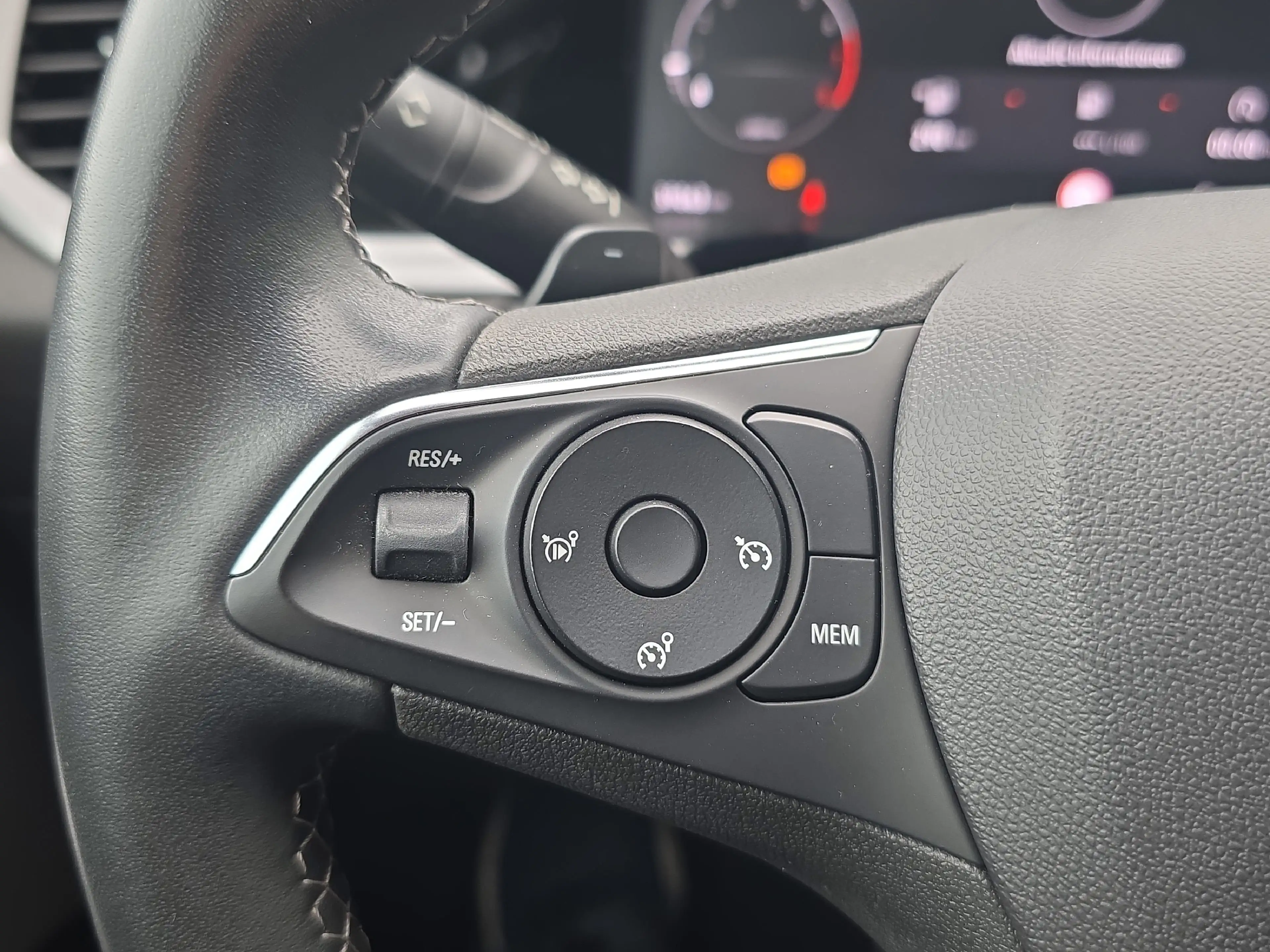 Opel Grandland 1.2 Turbo GS Line *Rückfahrkamera* — photo 14