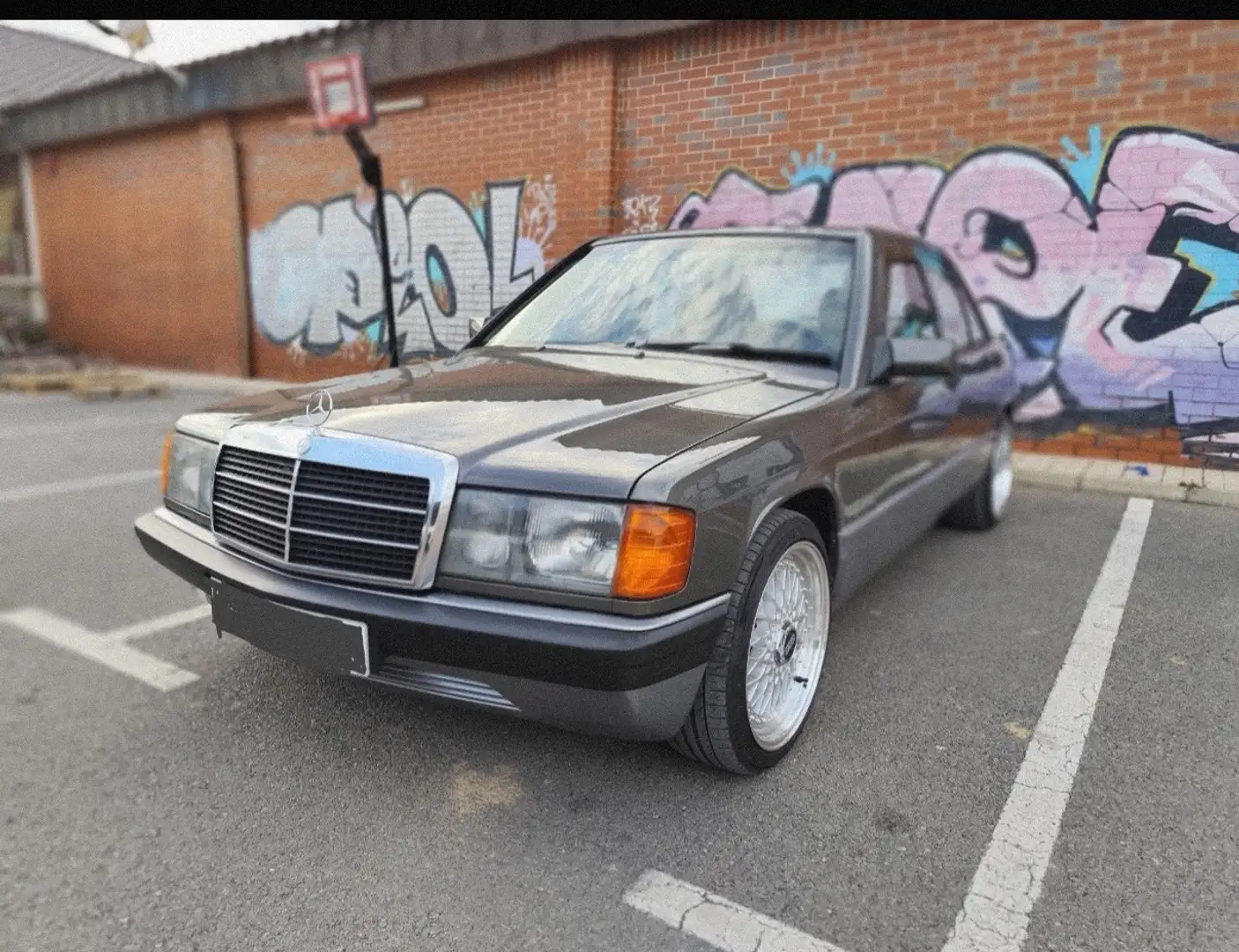 Mercedes-Benz 190 190D - 1