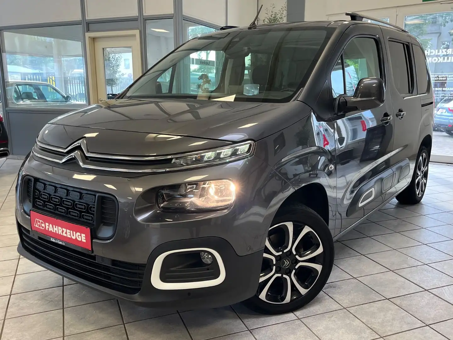 Citroen Berlingo Shine M Panorama / HU NEU / Alufelgen Grijs - 1