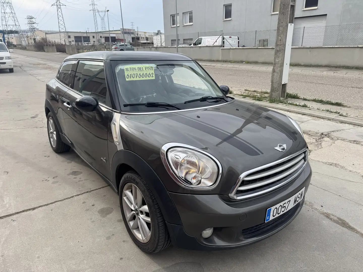 MINI Cooper D ALL4 Marrón - 2