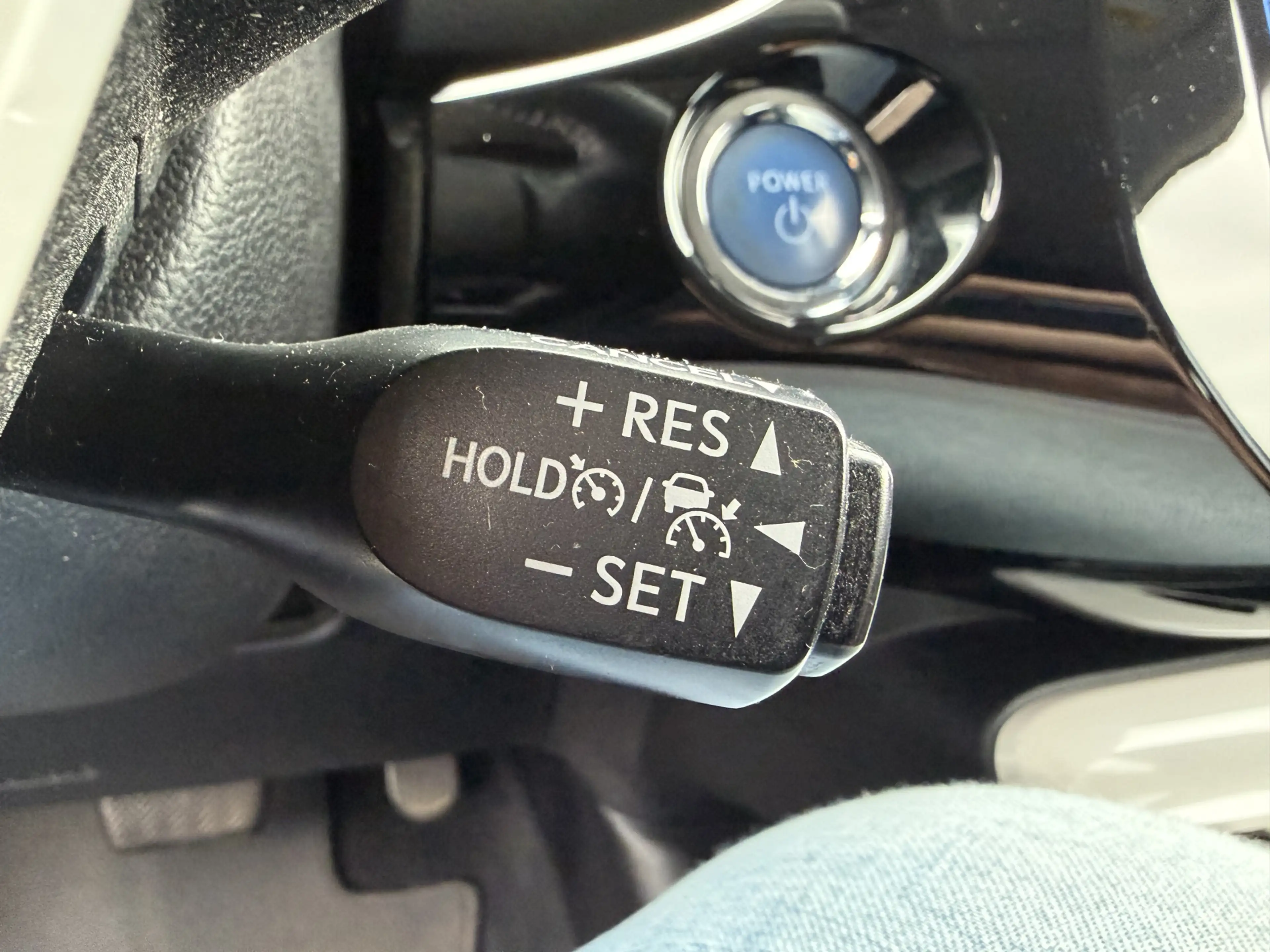 Toyota Prius 1.8 Plug-in Dynamic keyless Cruise Navi — photo 15