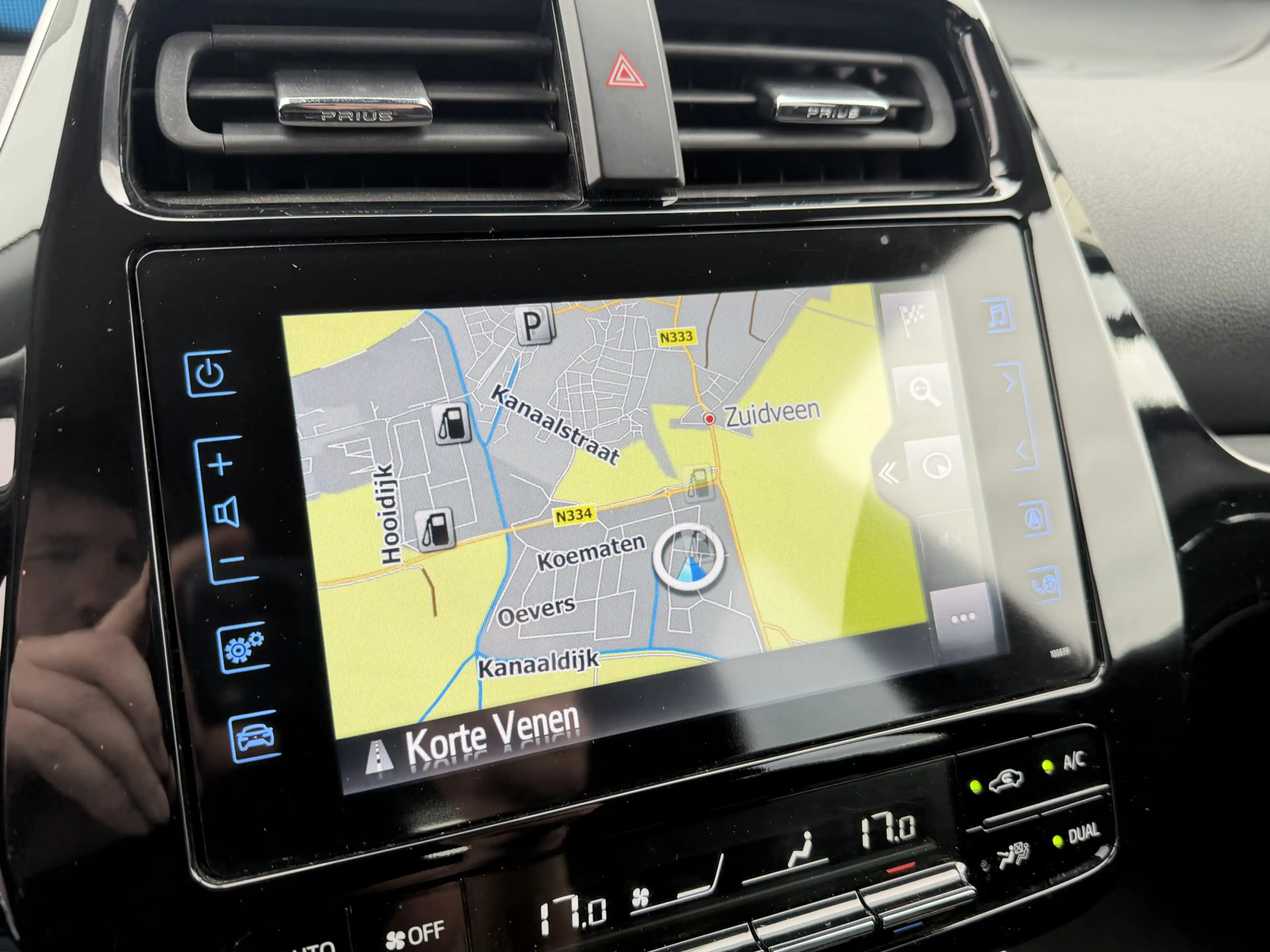 Toyota Prius 1.8 Plug-in Dynamic keyless Cruise Navi — photo 12