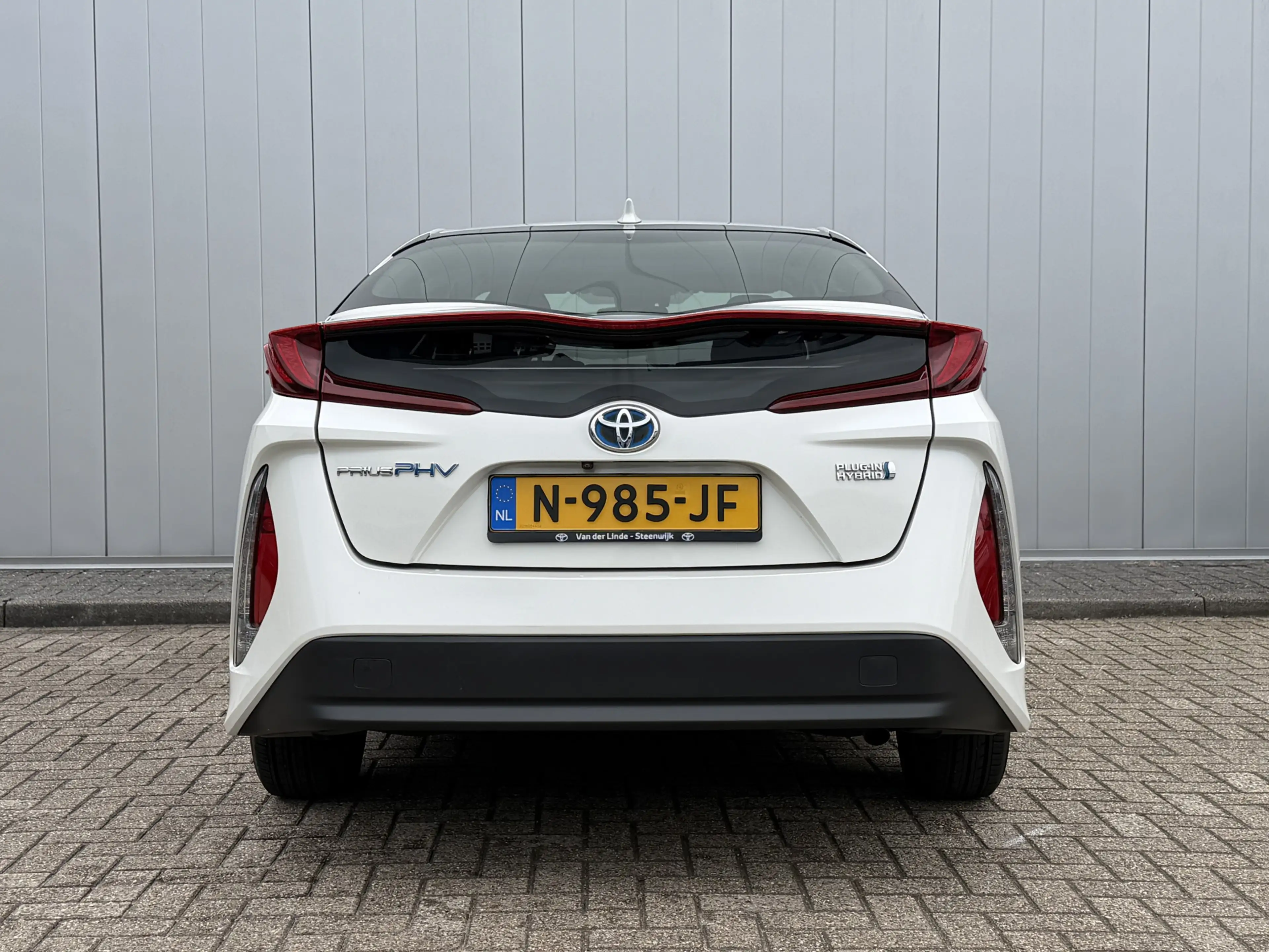 Toyota Prius 1.8 Plug-in Dynamic keyless Cruise Navi — photo 5
