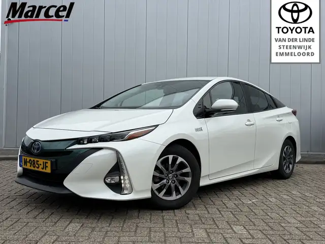 Toyota Prius 1.8 Plug-in Dynamic keyless Cruise Navi