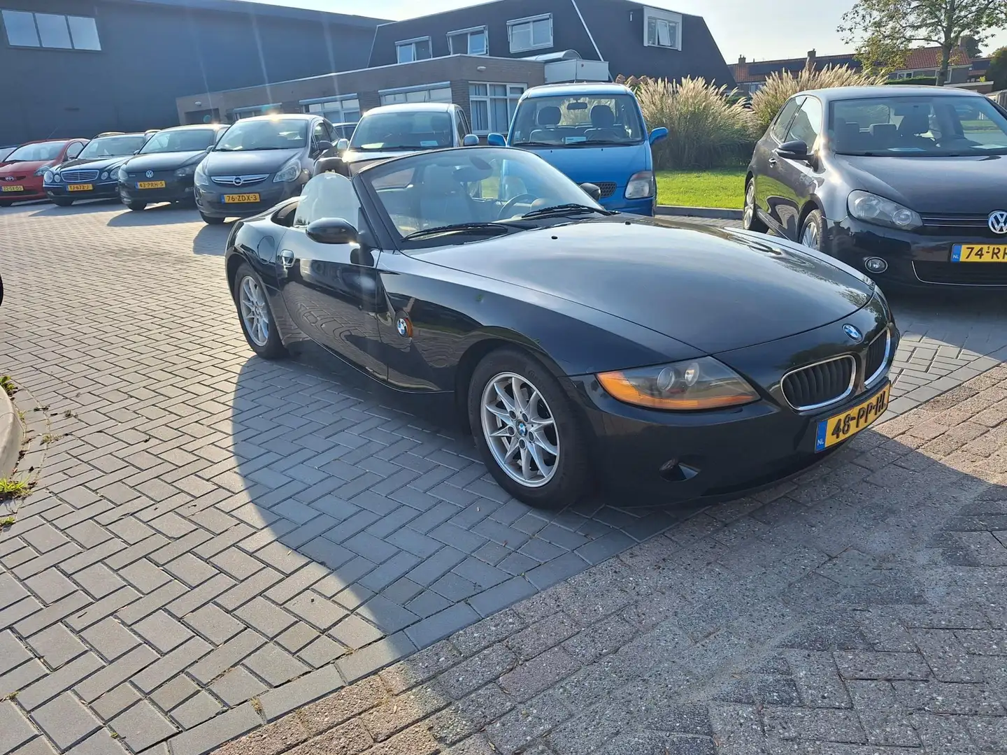 BMW Z4 Roadster 2.2i S / NAJAARSAANBIEDING / APK mei 2026 Noir - 2