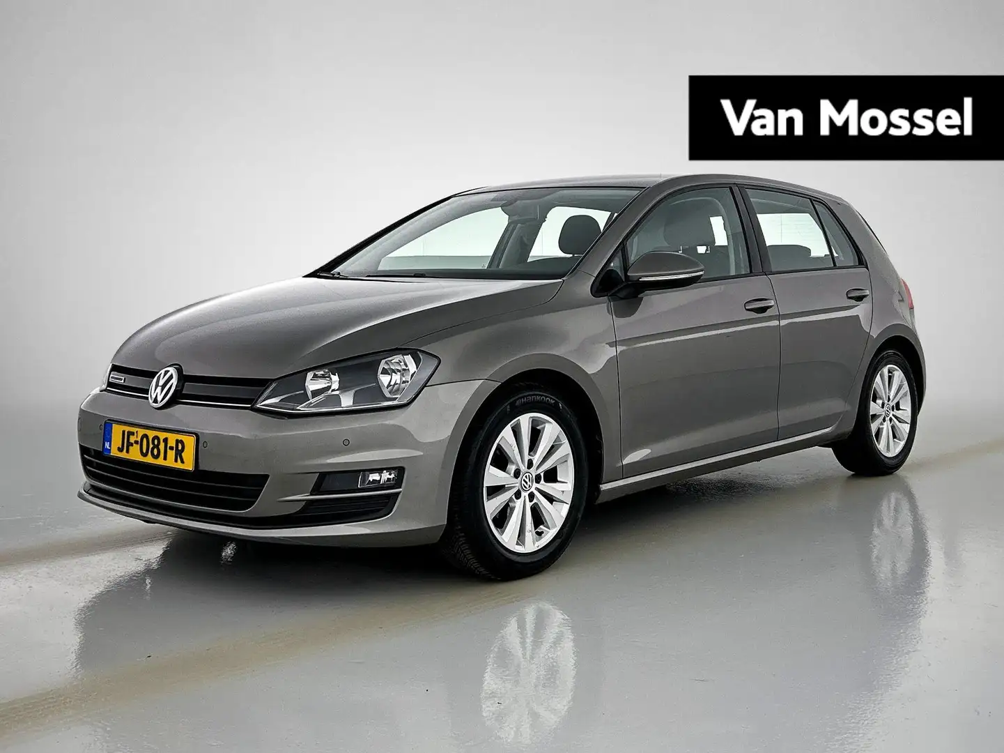 Volkswagen Golf 1.0 TSI Business Edition Connected | ACHTERUITRIJC Grijs - 1