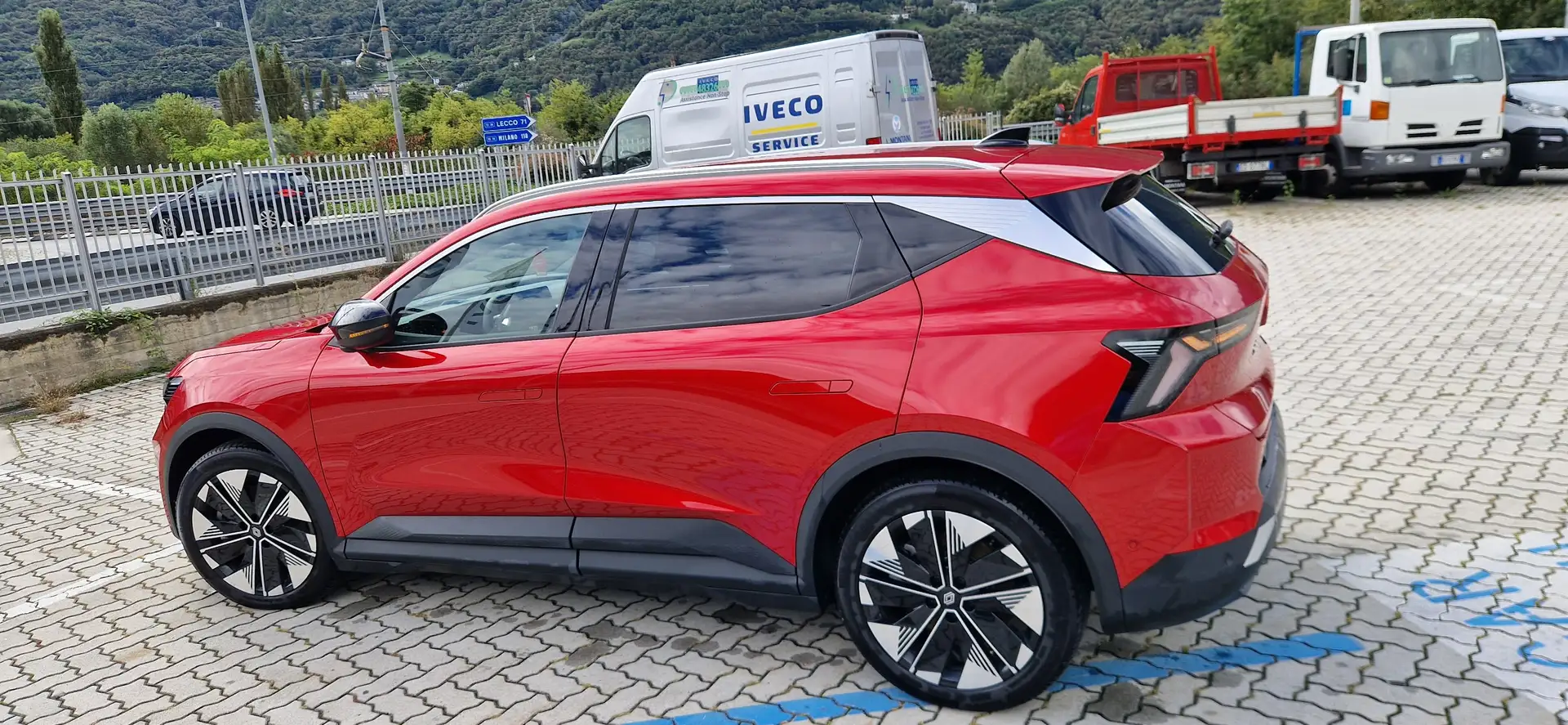 Renault Scenic Scenic V E-Tech E-Tech Techno comfort range 170 cv Roşu - 1