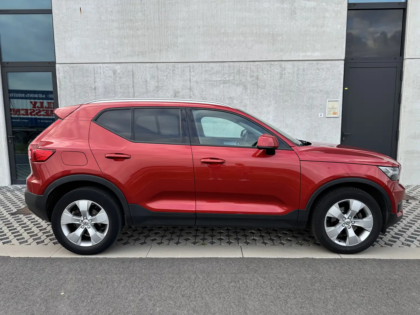Volvo XC40 D3 Momentum Pro Euro 6dTemp in zeer goede staat Červená - 2