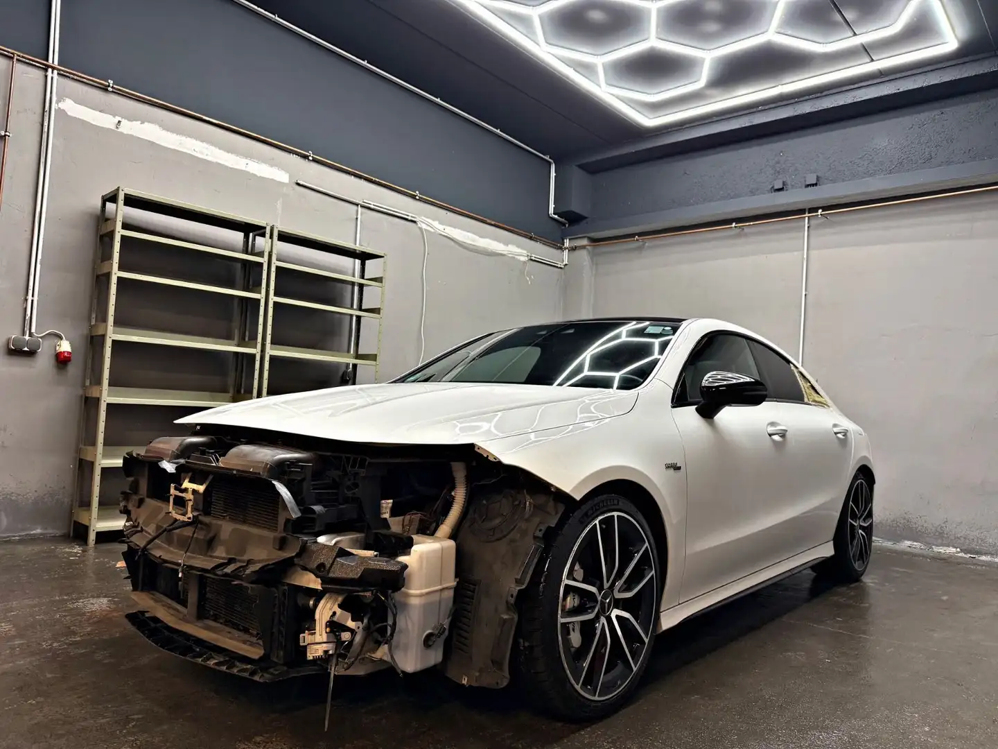 Mercedes-Benz CLA 35 AMG 4Matic Coupe Panorama Performance Weiß - 2