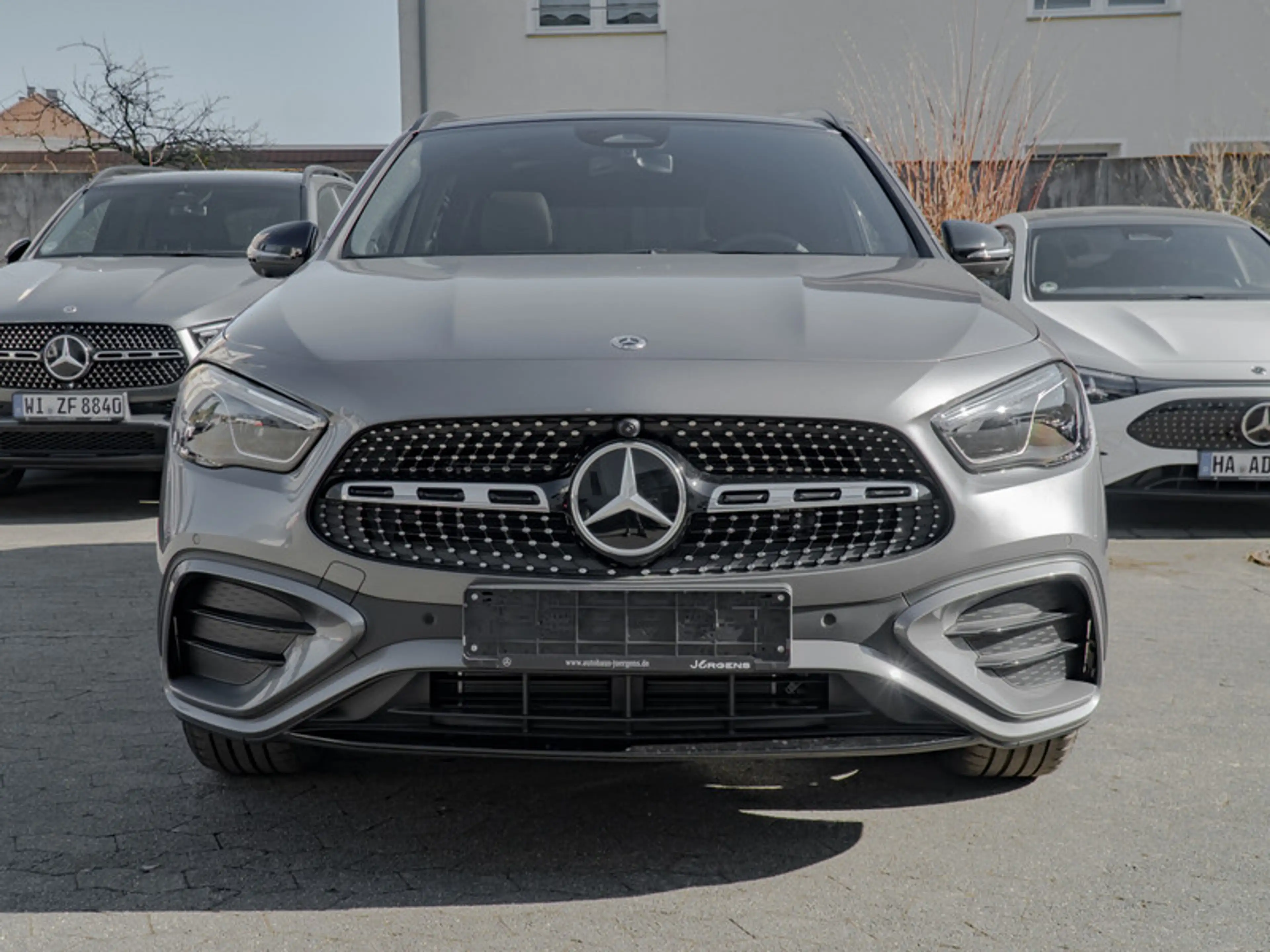 Mercedes-Benz GLA 250 e AMG-Sport/MLB/360/Pano/AHK/Night/Distr — photo 3