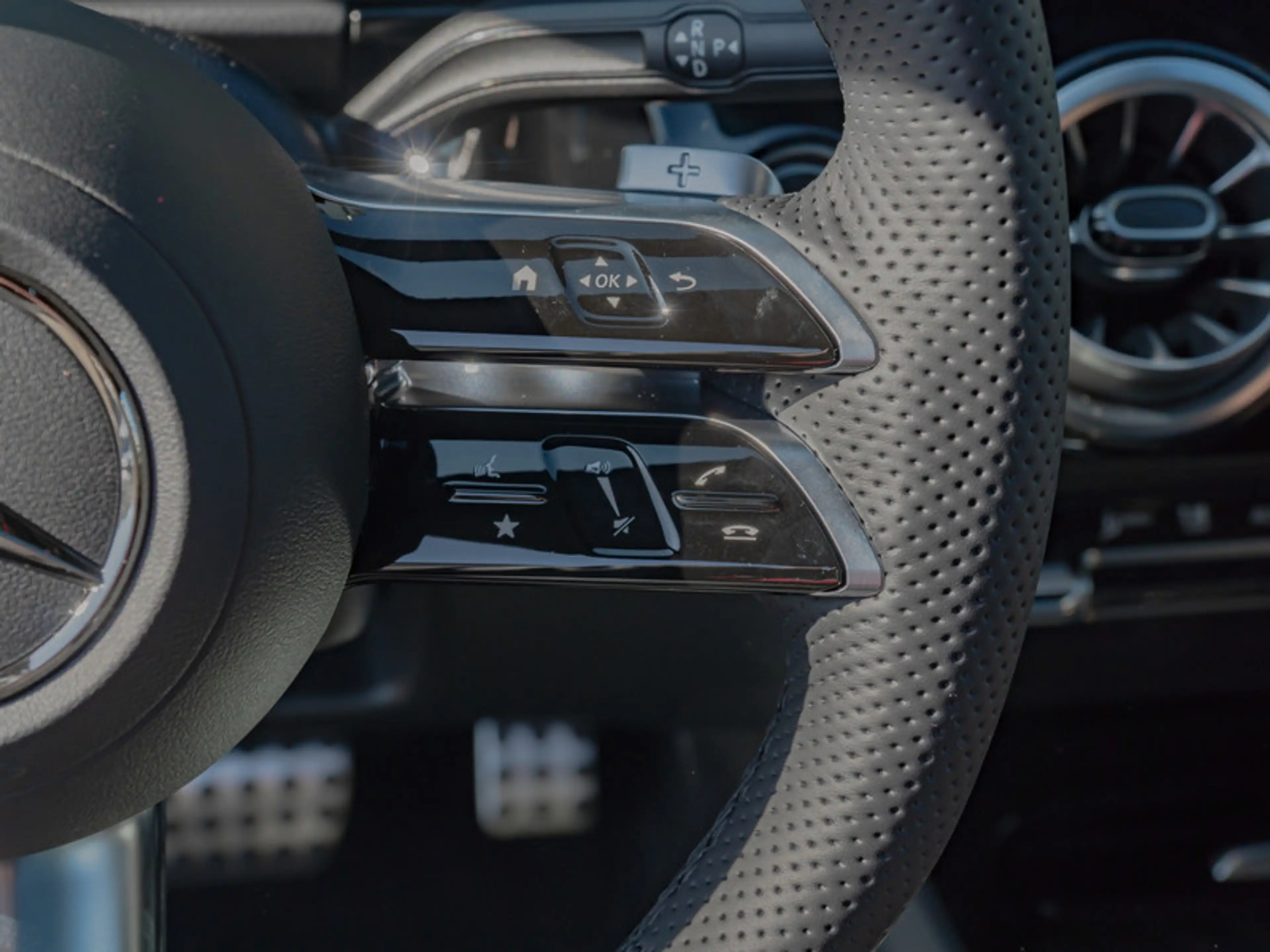 Mercedes-Benz GLA 250 e AMG-Sport/MLB/360/Pano/AHK/Night/Distr — photo 15