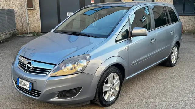 Opel Zafira Zafira II 2010 1.6 Cosmo 115cv