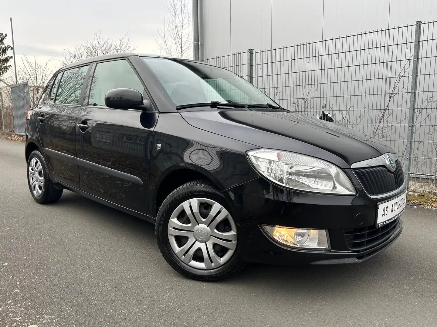 Skoda Fabia Cool Edition !! KLIMA !! TÜV NEU !! Schwarz - 1