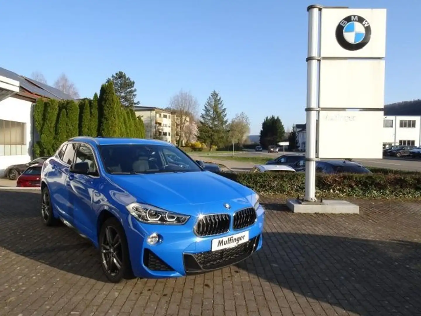 BMW X2 sDrive 18d M Sport Navi LED PaAs PDC SHZ Klima Blau - 2