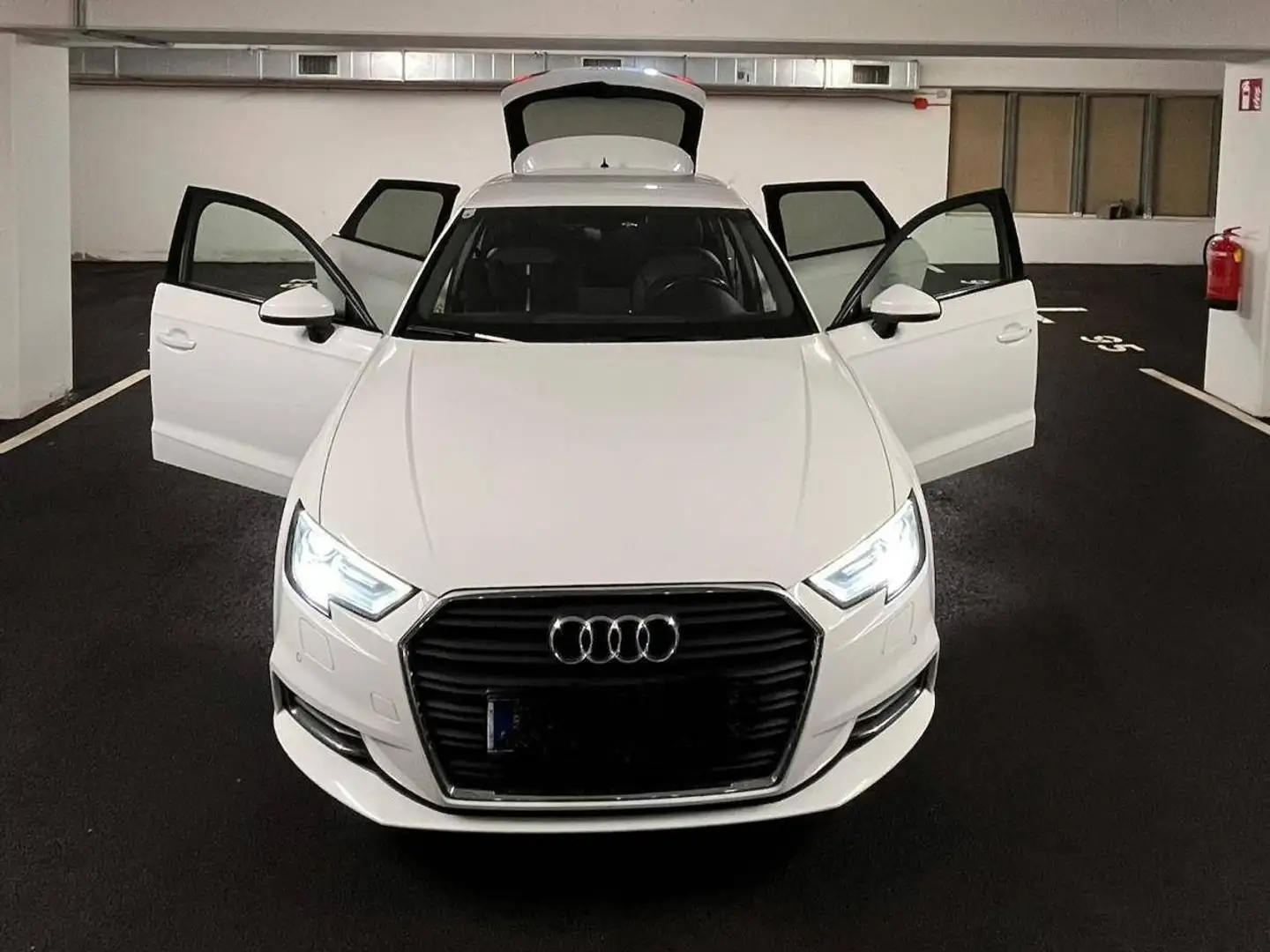 Audi A3 30 TFSI design Weiß - 2