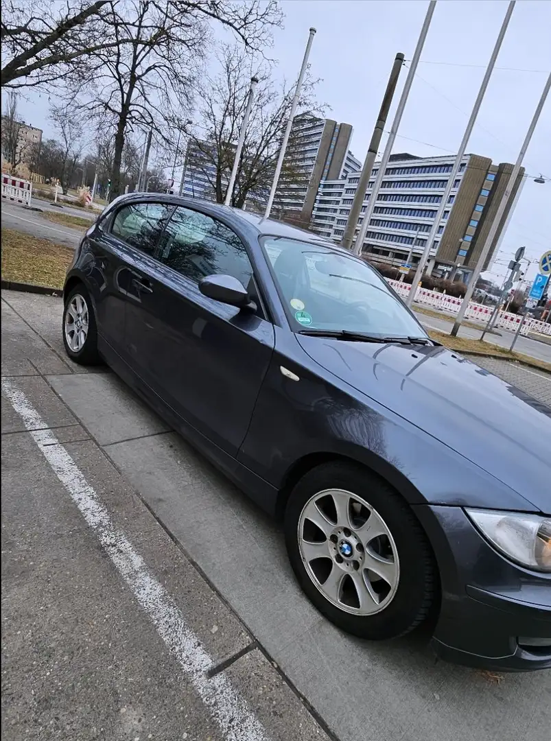 BMW 118 118d DPF Grau - 1